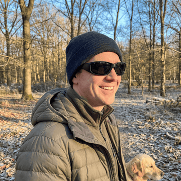 Originals | Black Photochromic Polarized Sunglasses with Grey-to-Black Lenses with foam insert, image 2.