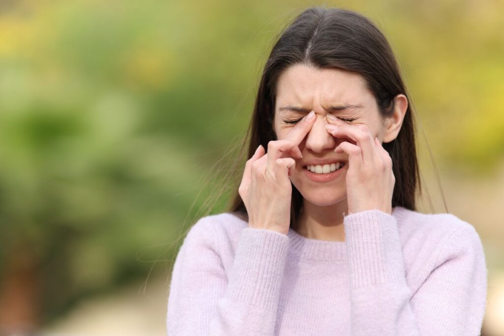 7 Simple Ways to Keep Your Eyes Comfortable During Hay Fever Season