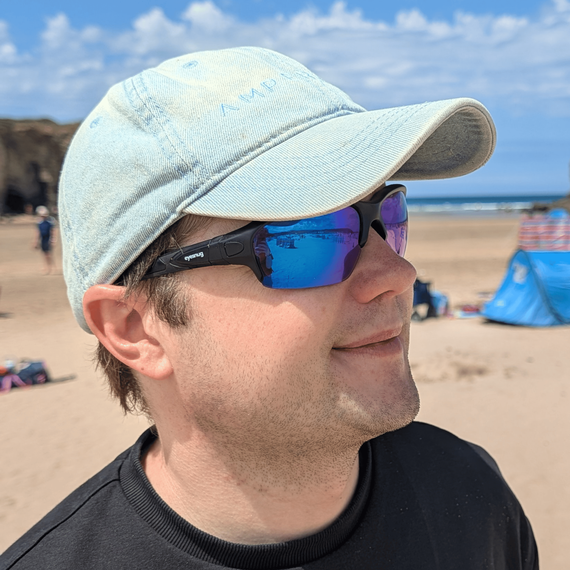 Pursuit | Black Photochromic Sunglasses with Blue Lenses